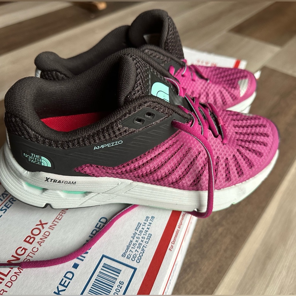 The North Face Ampezzo women’s trail running hiking shoes size 6